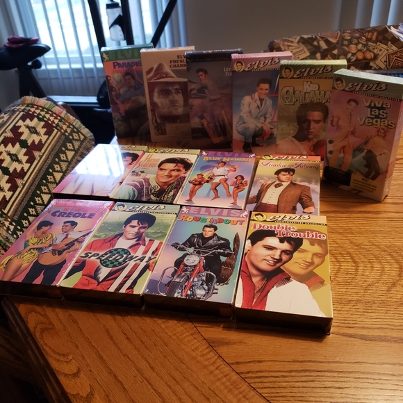 Elvis Presley NEW 14 VHS MOVIES - Picture 9 of 13